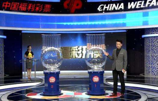 这只砗磲的起拍价为九百万。